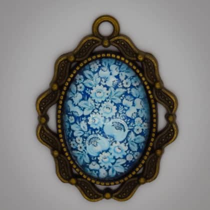 "Lona" virágos medál