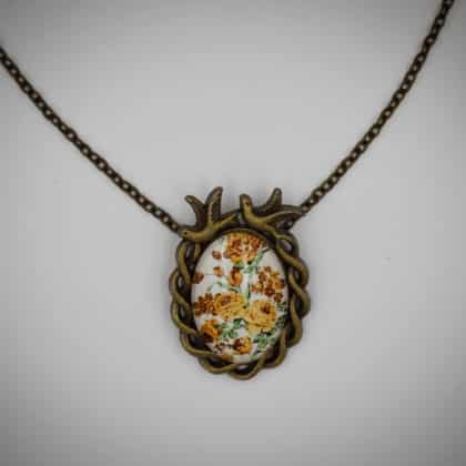 "Daria" virágos medál lánccal