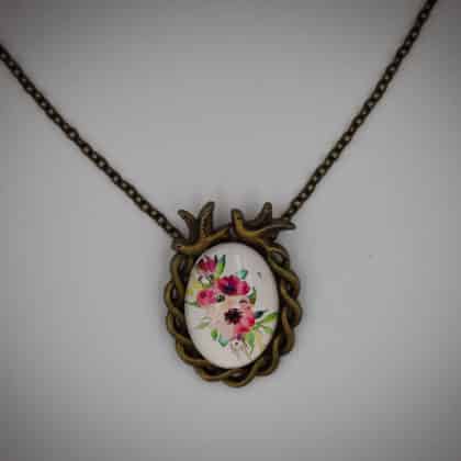 "Brohe" virágos medál lánccal