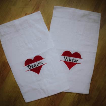 Névre szóló szívecskés kéztörlő párban