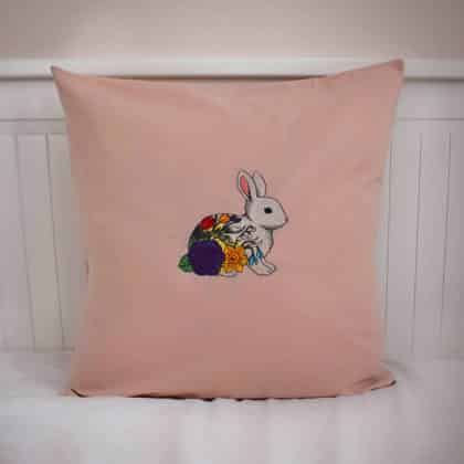 Virágos nyuszis párna